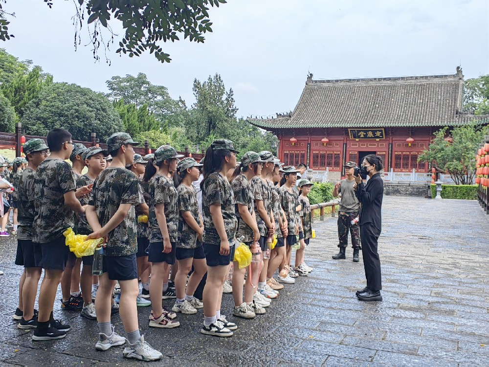 洛阳市第二十七中学研学团队走进洛阳周公庙博物馆