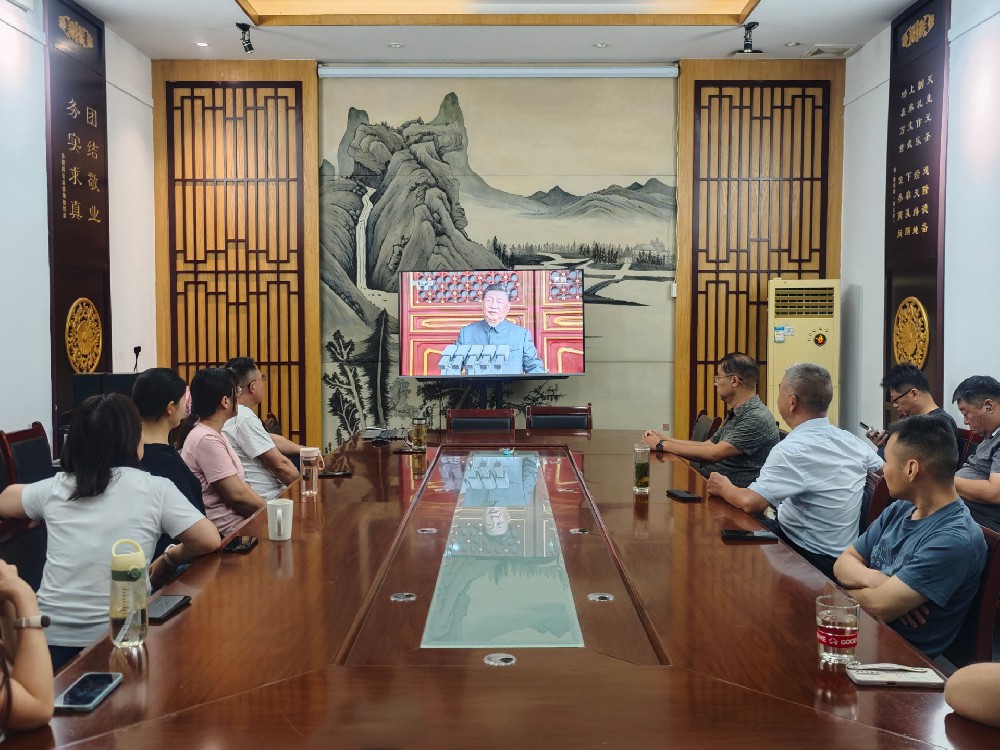 凝聚爱国情怀 汲取奋进力量∣洛阳周公庙博物馆组织全体干部职工观看纪念中国人民抗日战争暨世界反法西斯战争胜利80周年阅兵式